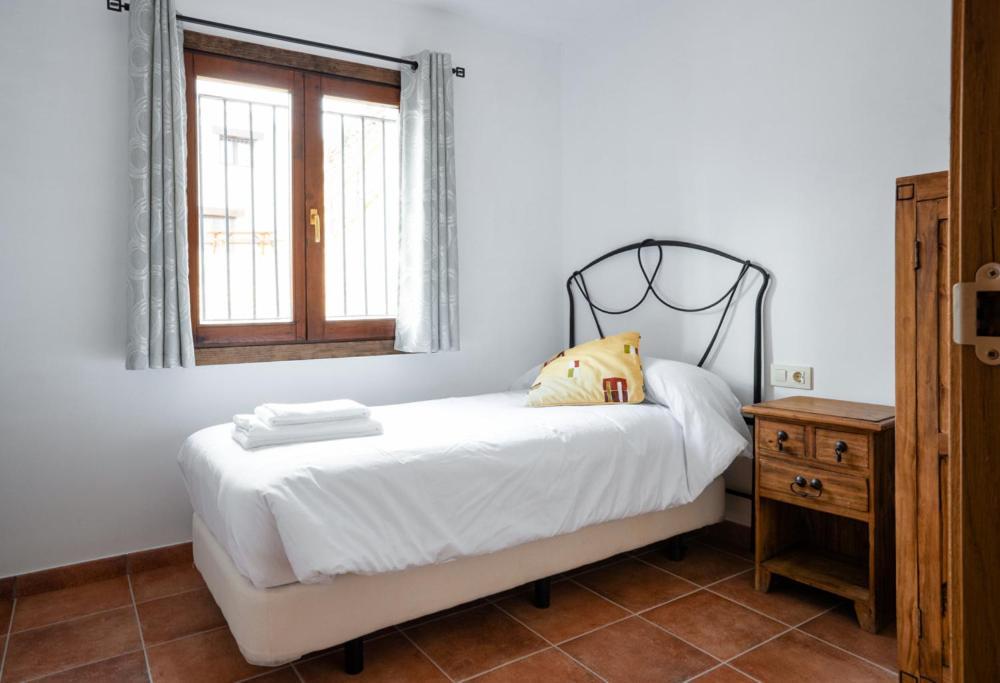 Hostal Antiguo Hospital Linares de Mora 외부 사진