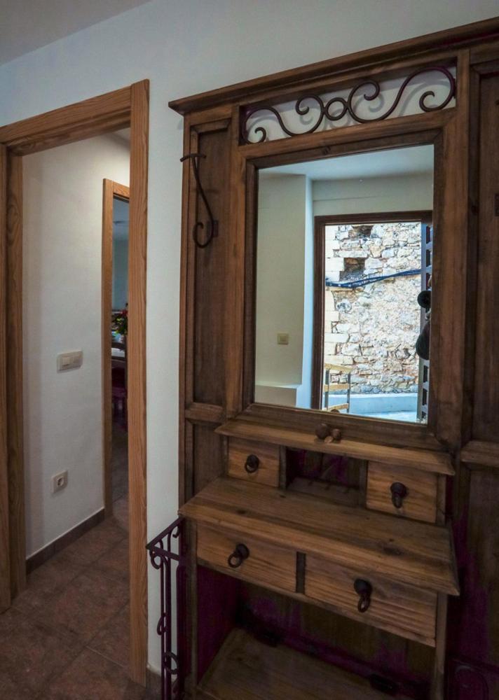 Hostal Antiguo Hospital Linares de Mora 외부 사진