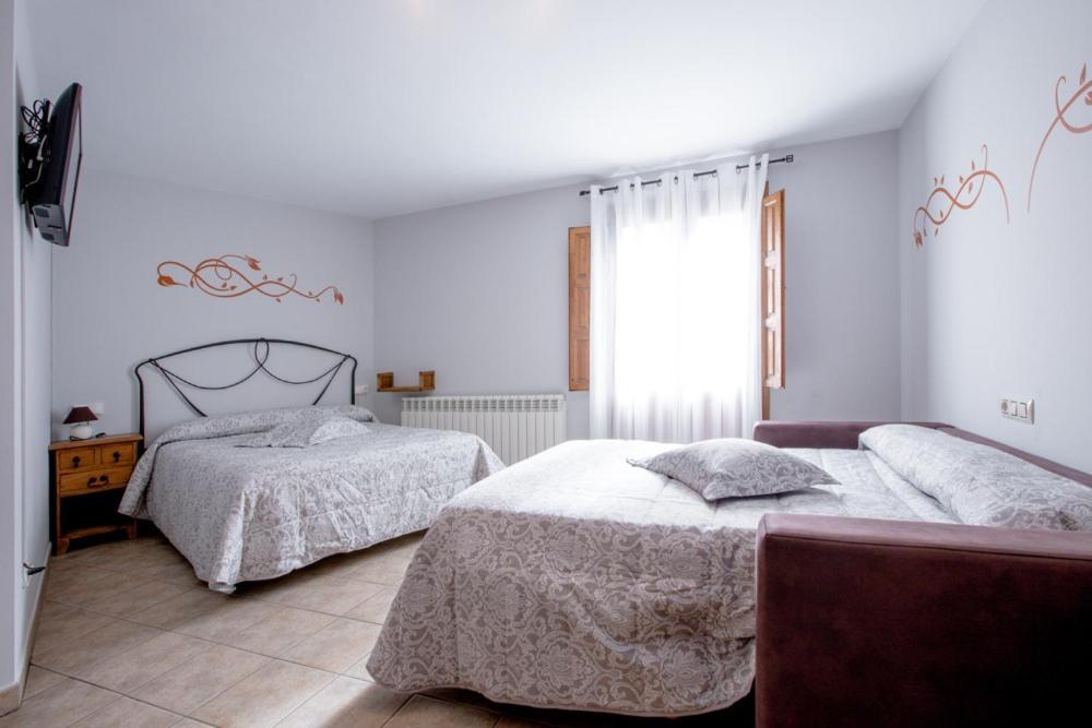 Hostal Antiguo Hospital Linares de Mora 외부 사진