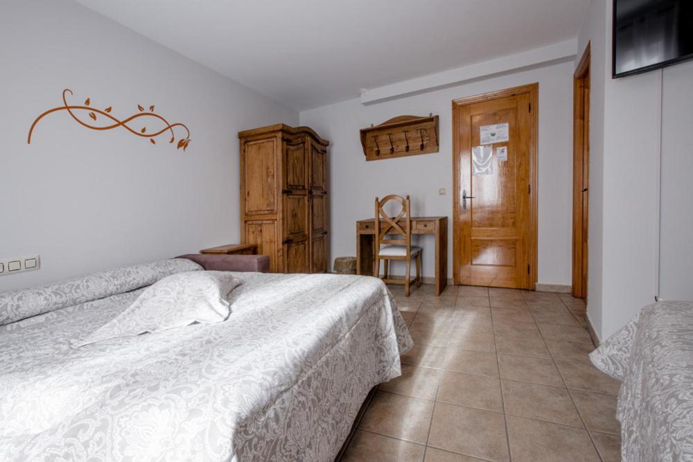 Hostal Antiguo Hospital Linares de Mora 외부 사진