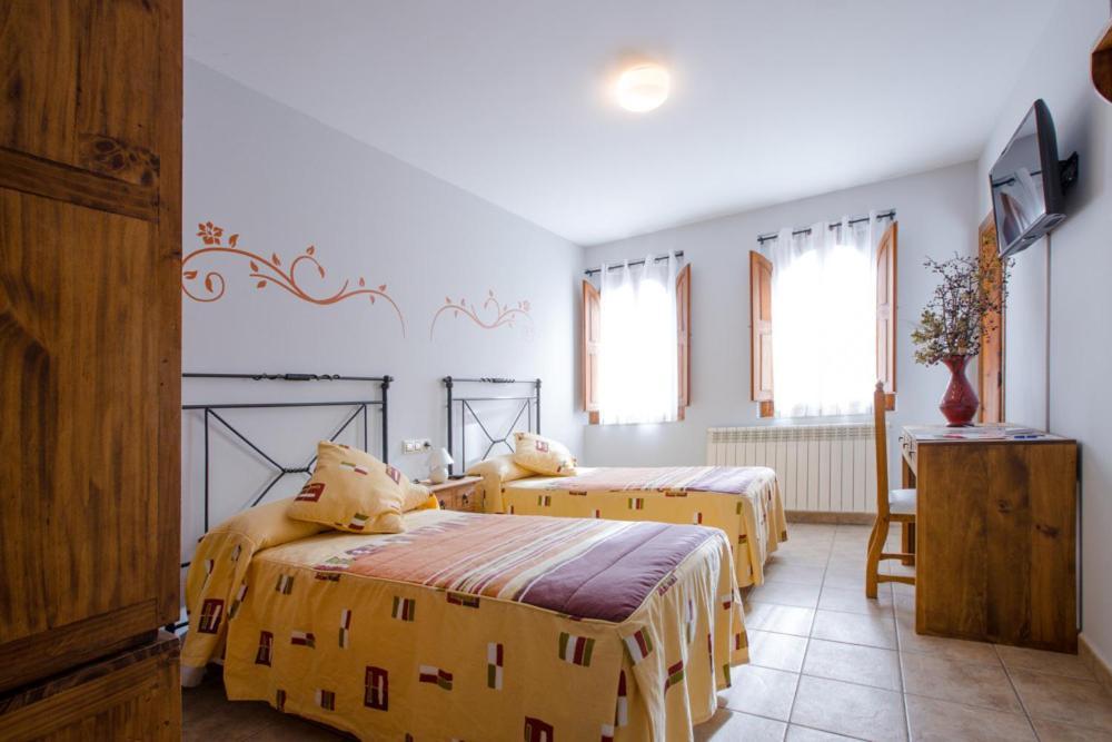 Hostal Antiguo Hospital Linares de Mora 외부 사진