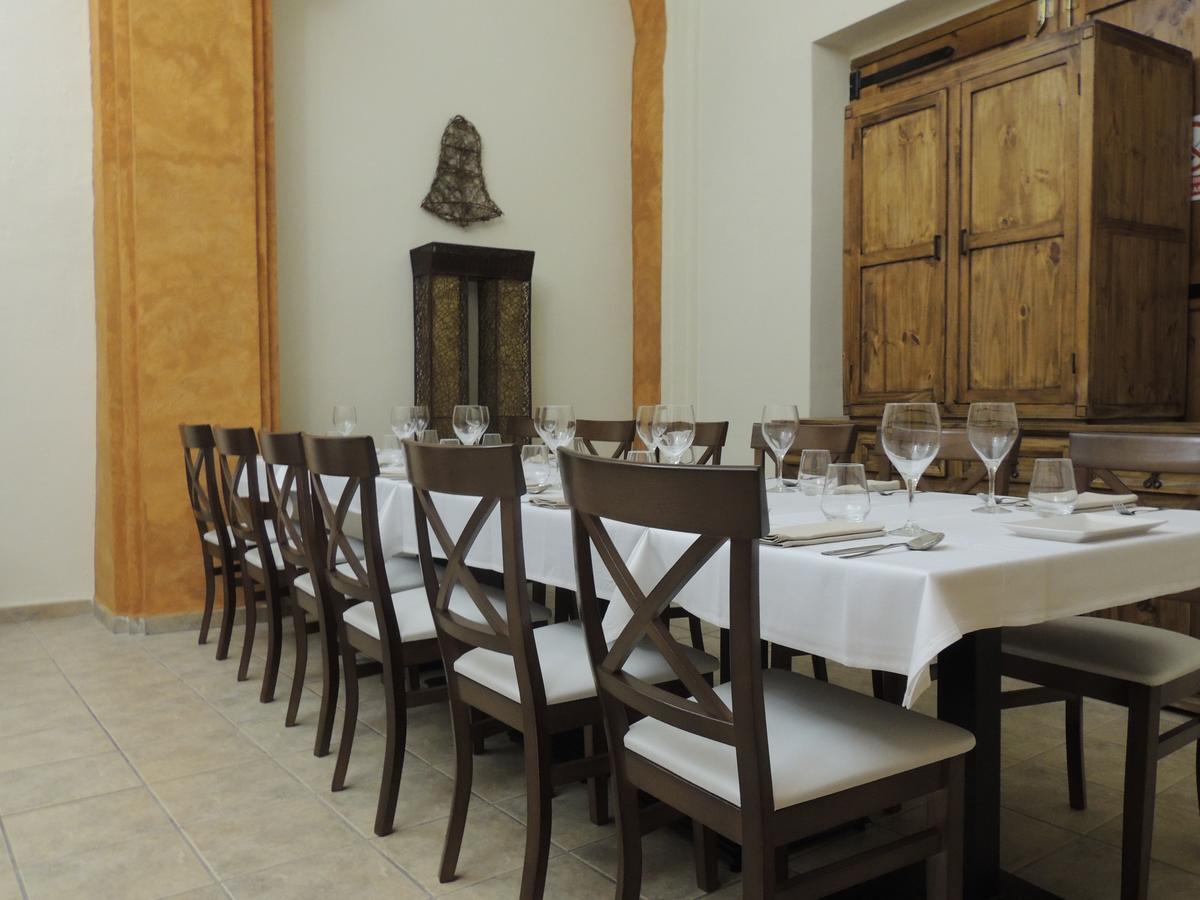 Hostal Antiguo Hospital Linares de Mora 외부 사진