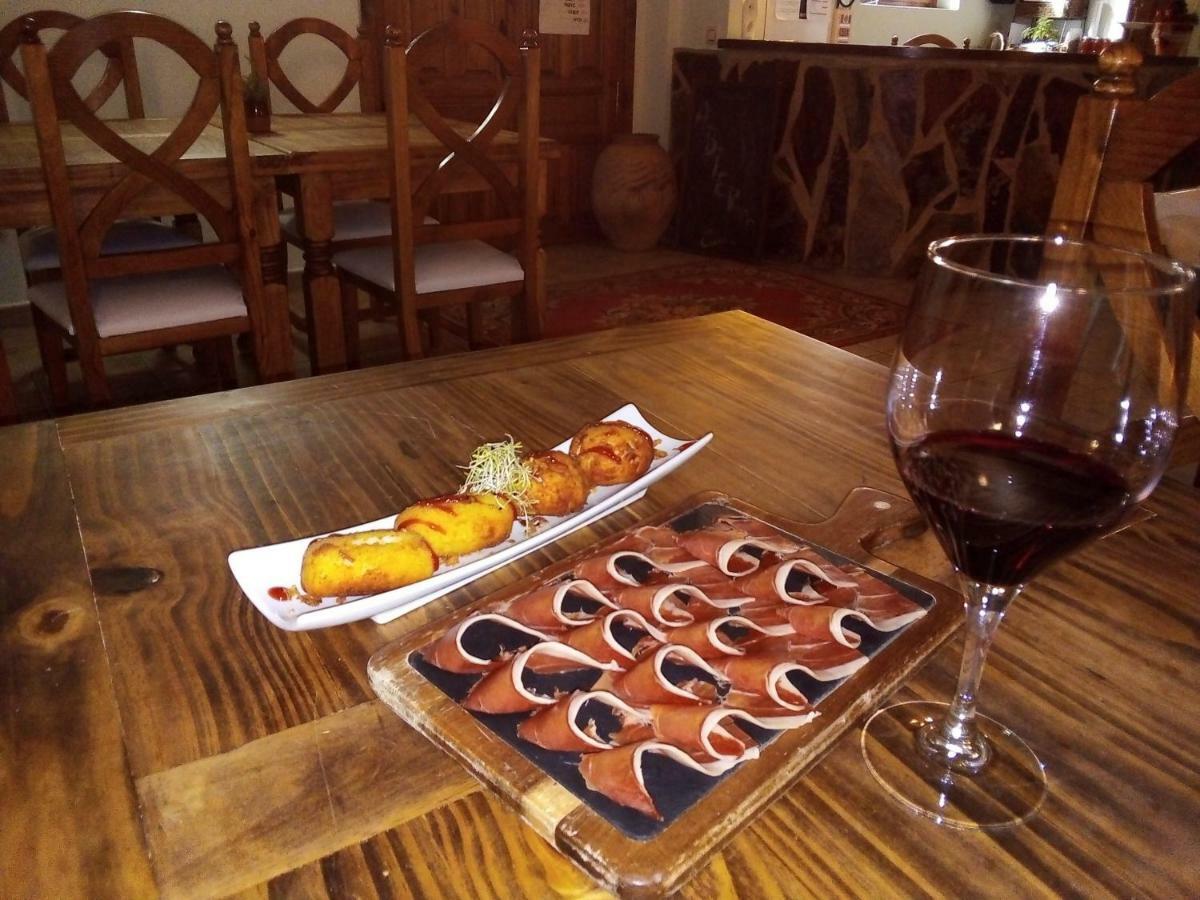Hostal Antiguo Hospital Linares de Mora 외부 사진